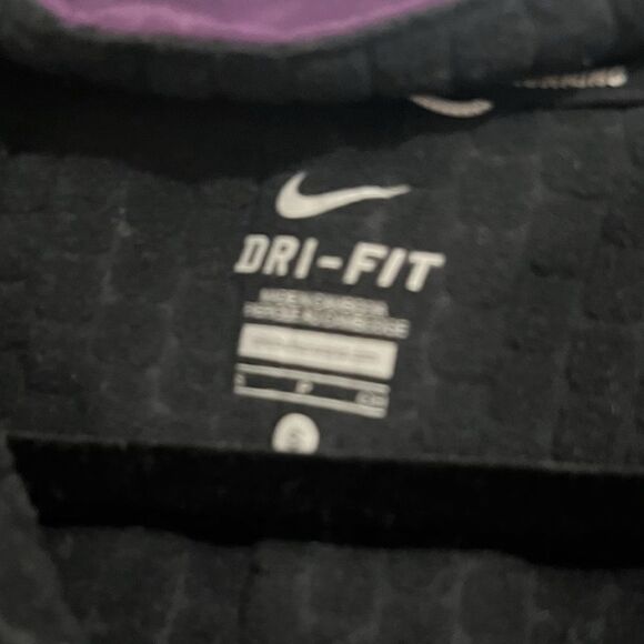 Nike fitted running jacket - Picture 3 of 4